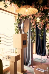 Photobooth entreprise Laval avec impressions instantanées