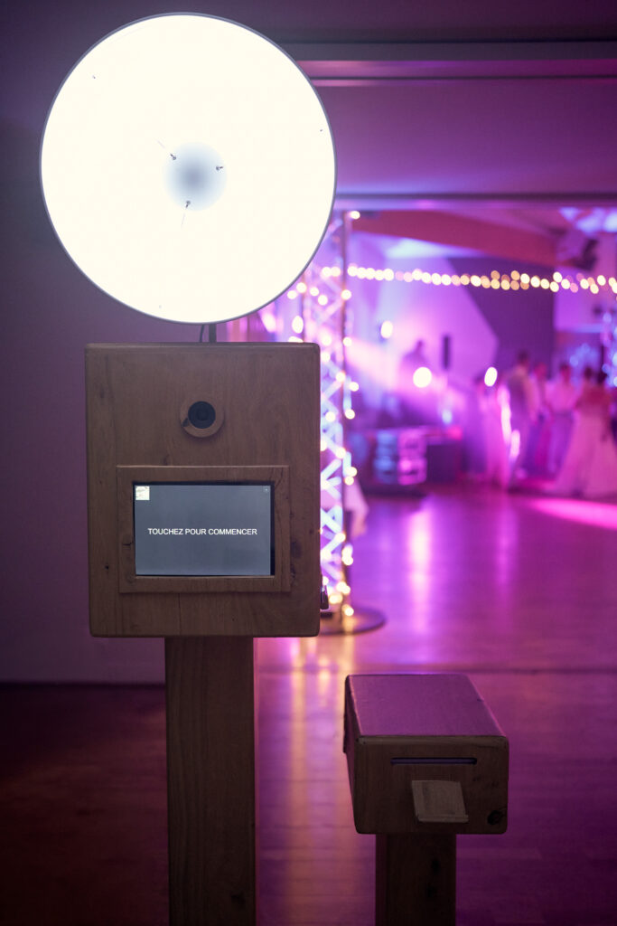 Location photobooth à Laval installé dans une salle de réception